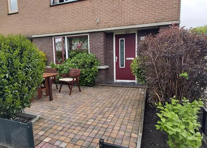 Spacious Room With Free Parking