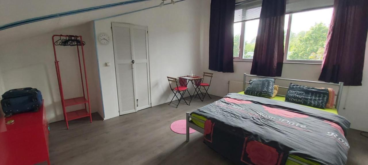 Homestay Spacious With Free Parking Almere