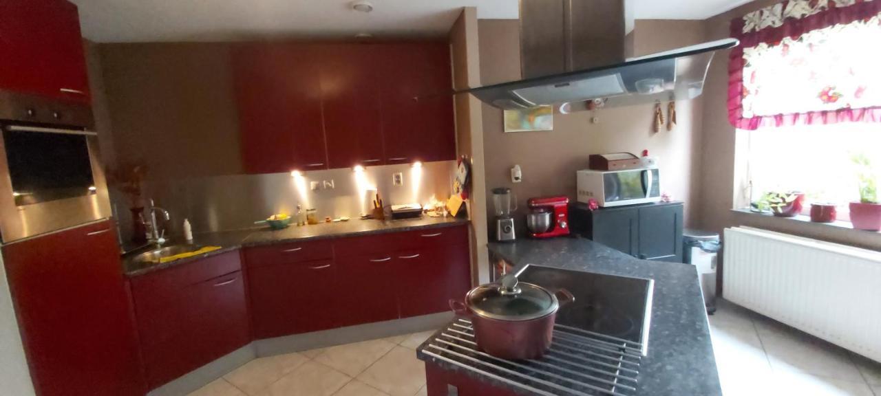 Spacious With Free Parking Homestay *